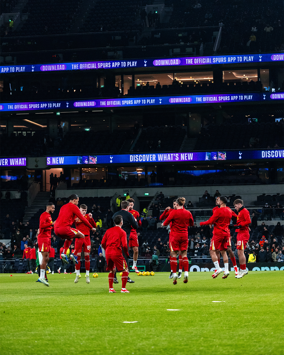 Senzační debut Antonína Kinského: Tottenham šokoval Liverpool a přiblížil se finále EFL Cupu